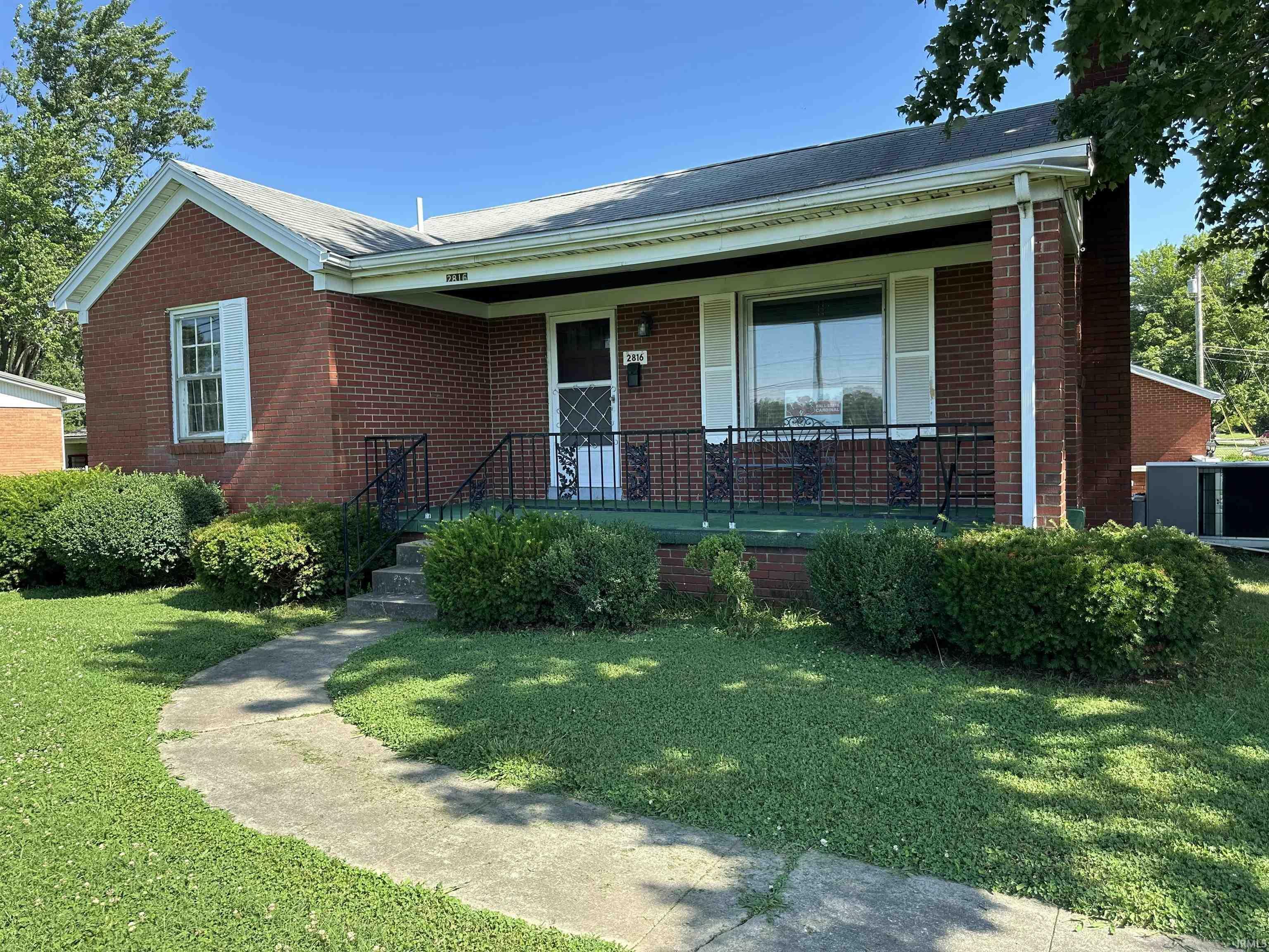 Property Photo: 2816 E Morgan Avenue IN 47711