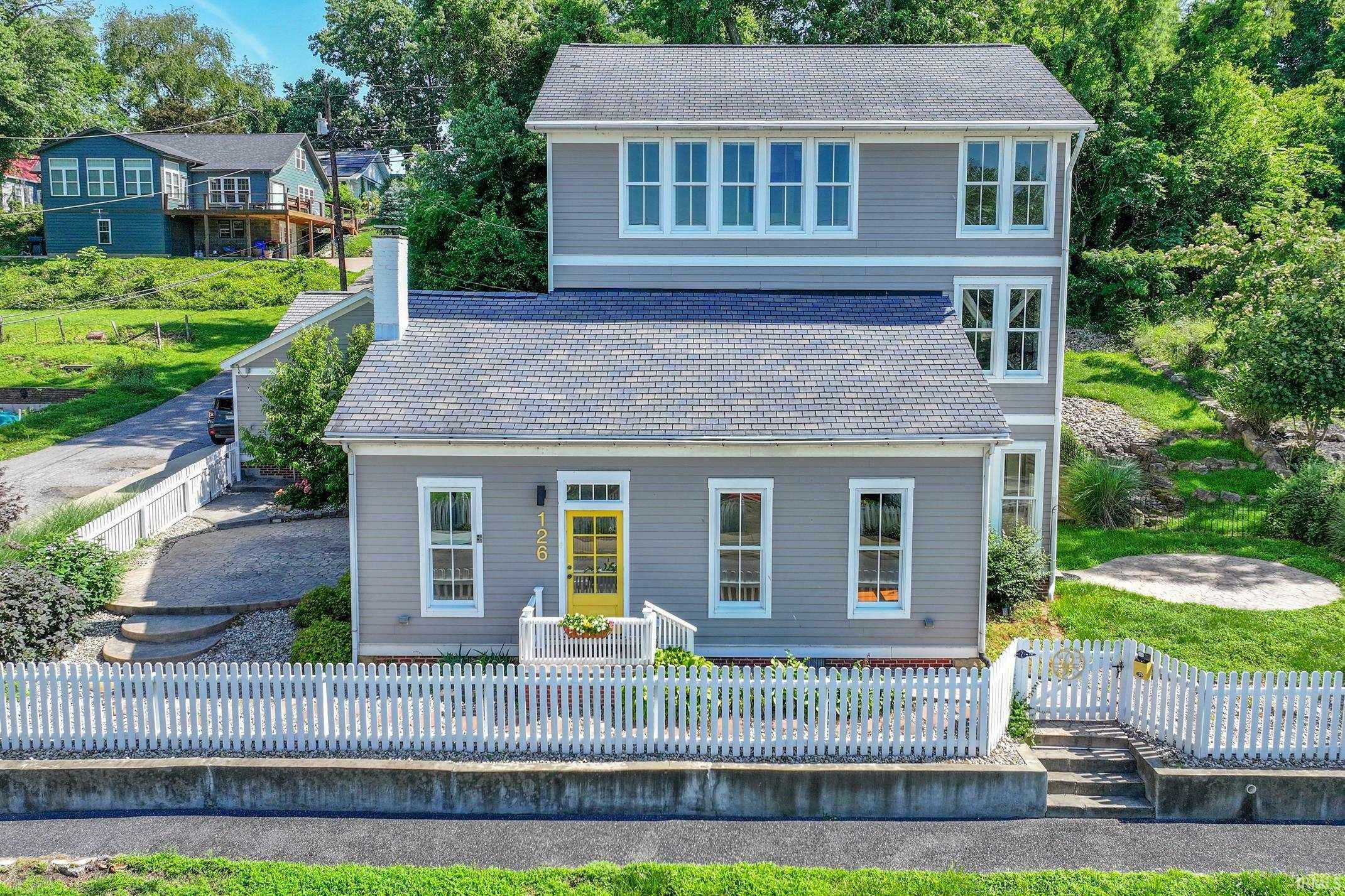 126 W Jennings Street  Newburgh IN 47630 photo