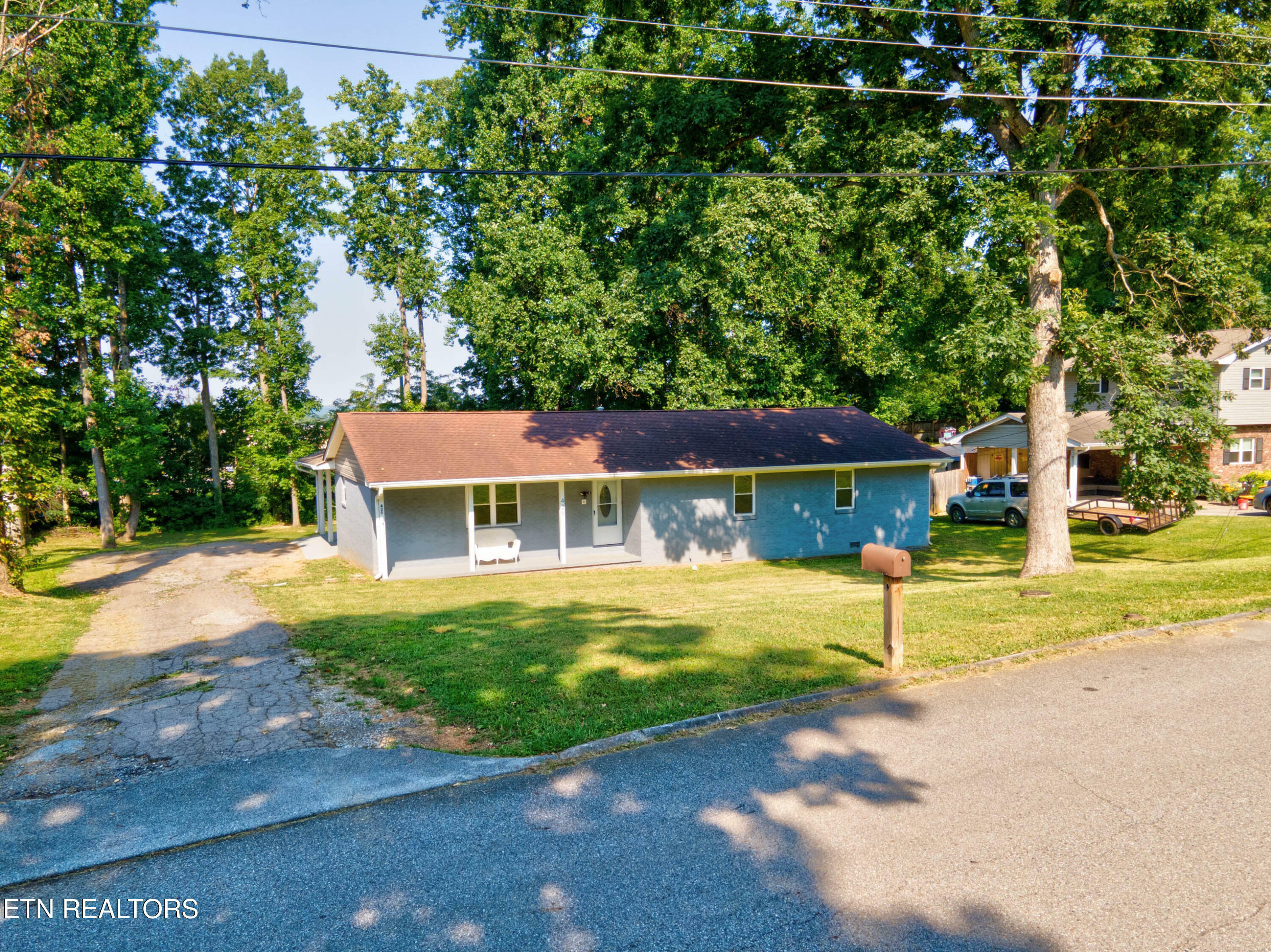 Property Photo: 425 Sherwood Drive TN 37801