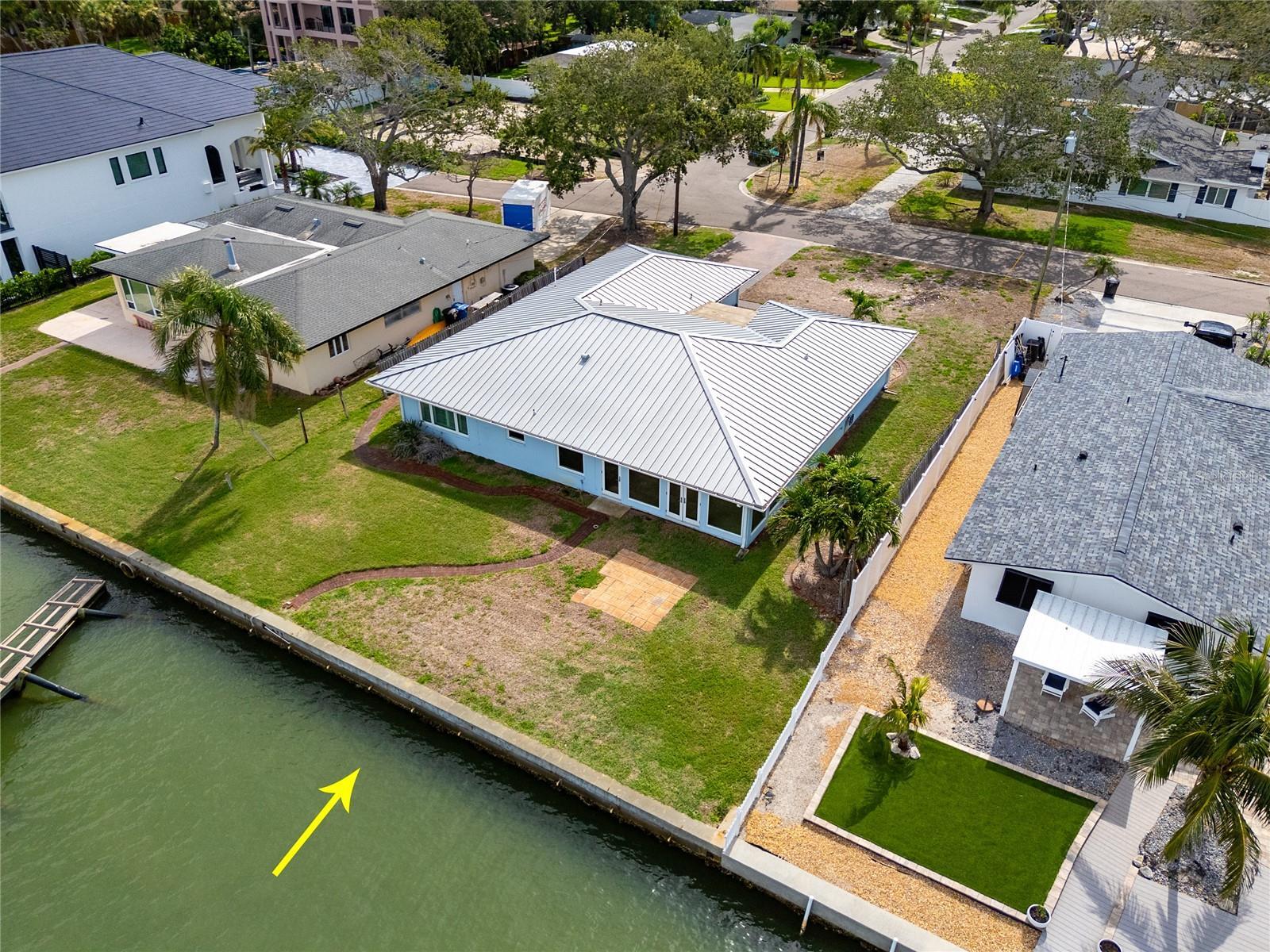 Property Photo:  3290 Sunset Drive N  FL 33710 
