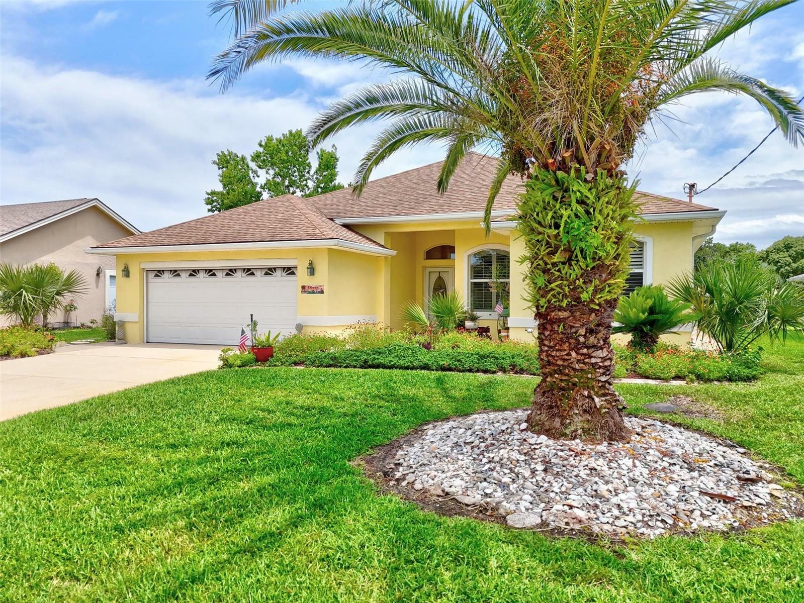 Property Photo: 11 Collinson Court FL 32137