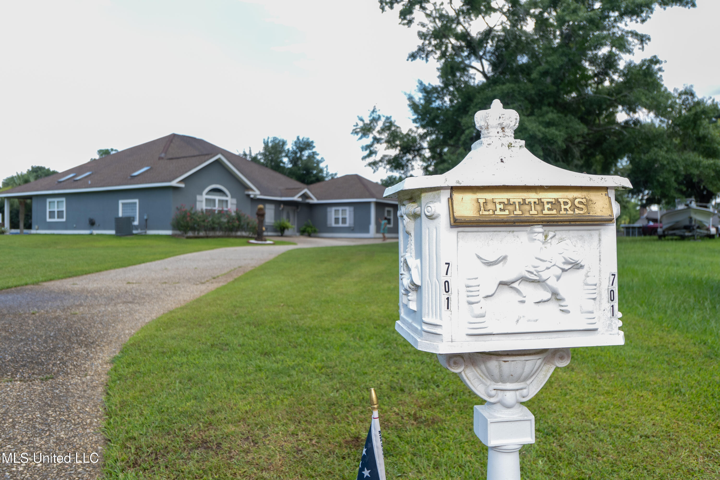 Property Photo: 701 S Hill Court MS 39532