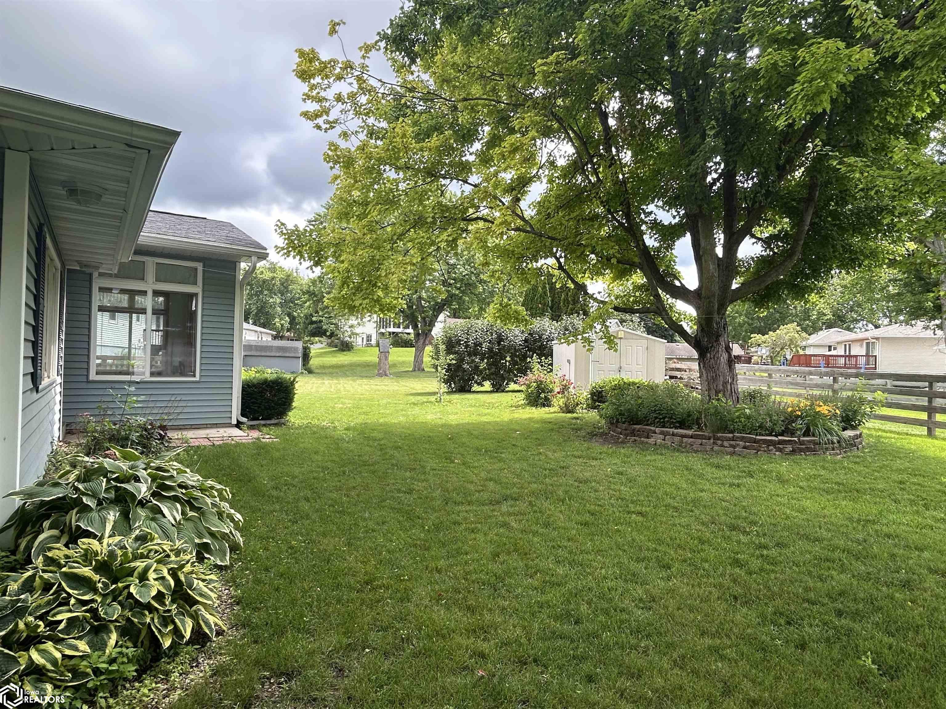 Property Photo: 2207 Wakefield Drive IA 50158