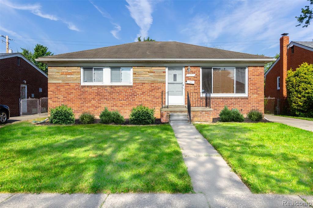 24645 Greenbrier Avenue  Eastpointe MI 48021 1419 photo