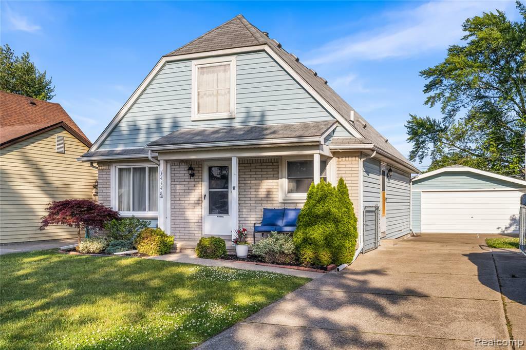 Property Photo: 34348 New York Street MI 48035 3863
