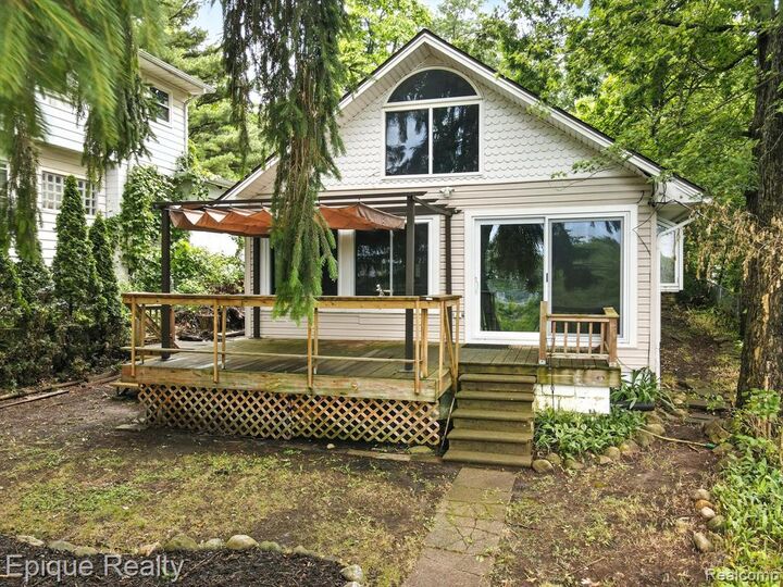 481 Heights Road  Lake Orion MI 48362 2692 photo