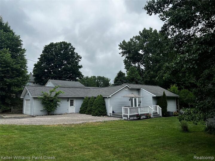 1320 W Drahner Road  Oxford MI 48371 4818 photo