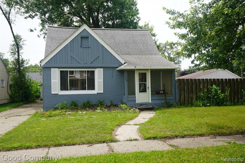 1744 E Madge Avenue  Hazel Park MI 48030 2116 photo