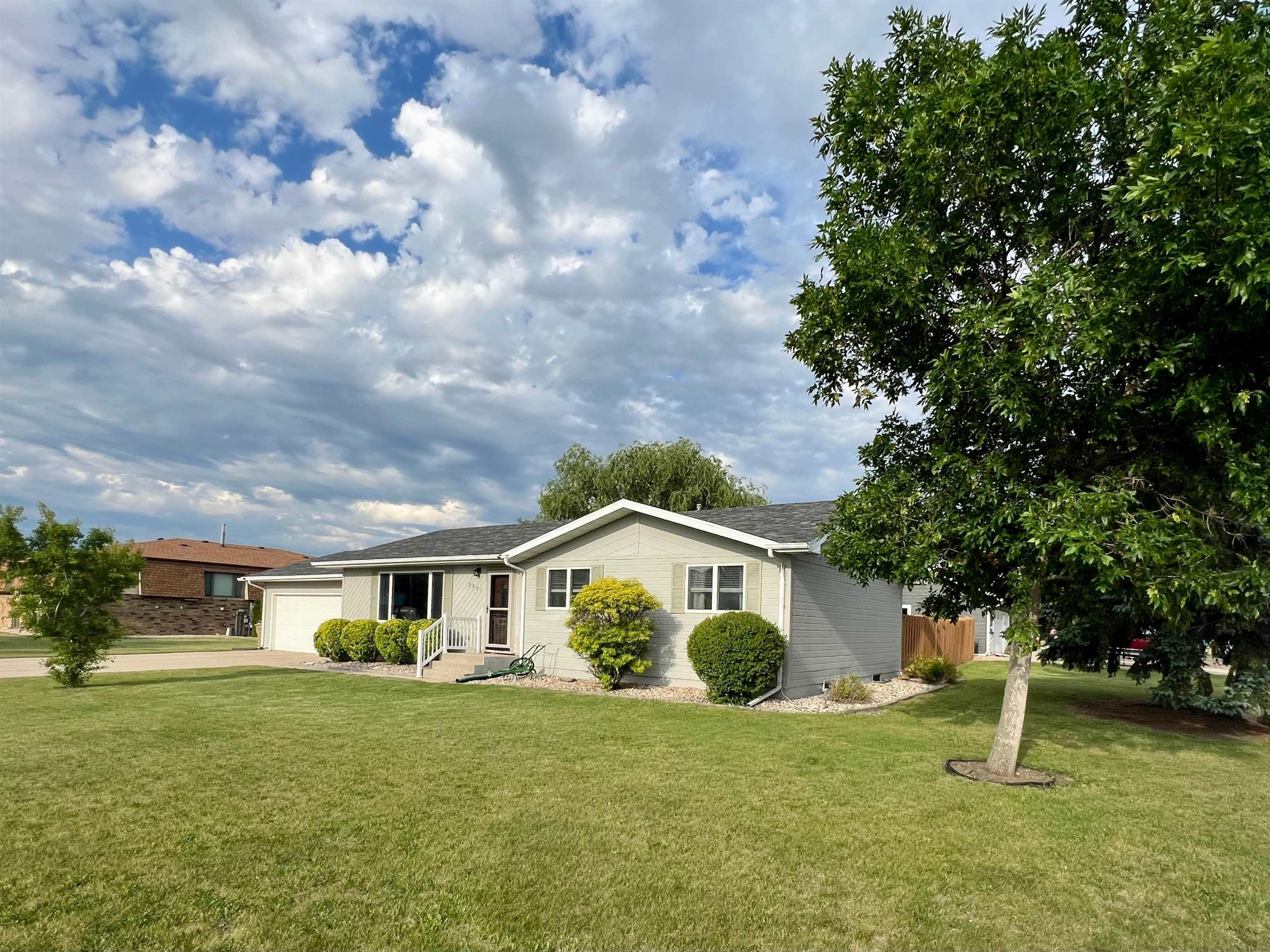 Property Photo: 3221 13th St SW ND 58701