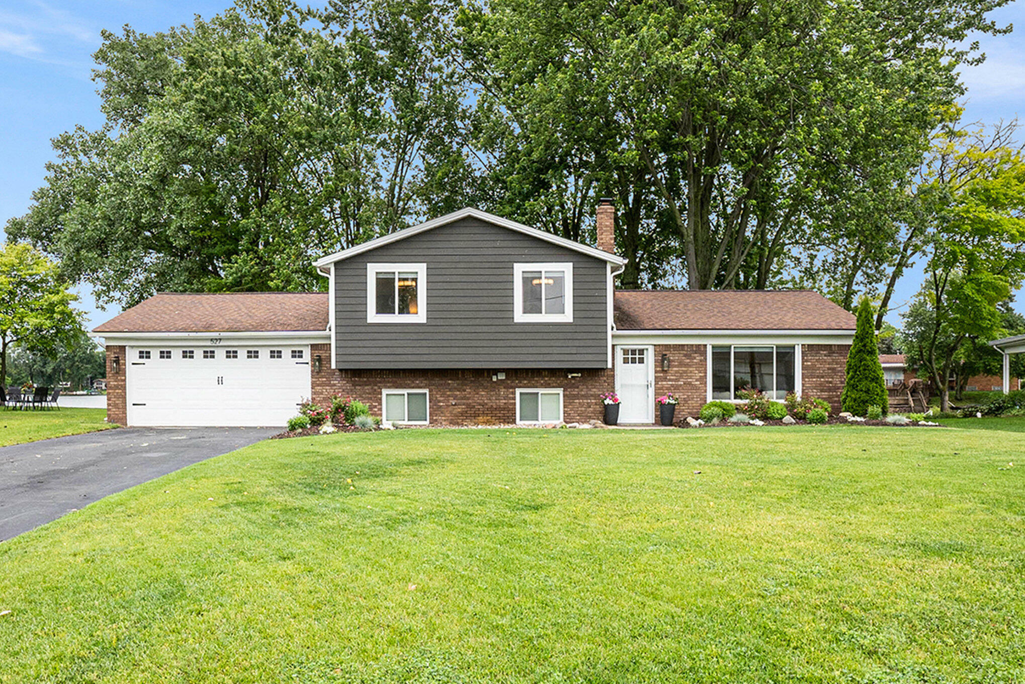 527 Berry Patch Lane  White Lake MI 48386 photo