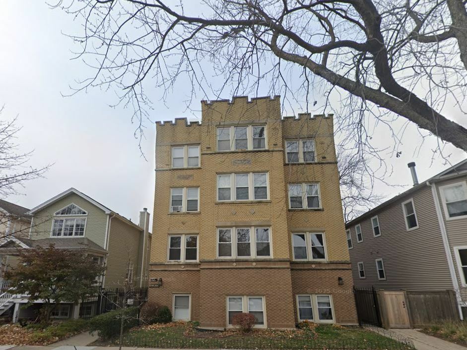 Property Photo: 5058 N Claremont Avenue 2E IL 60625