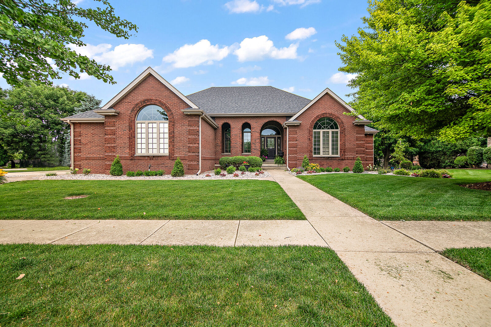 Property Photo:  1149 Lascombes  IL 60914 