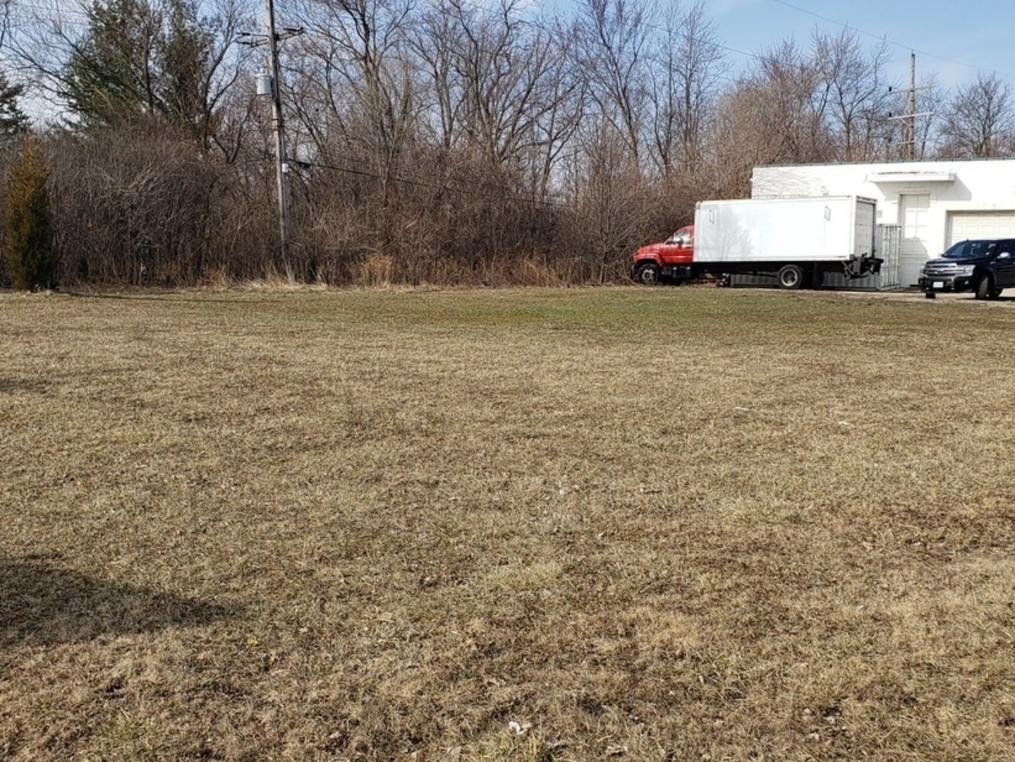 Property Photo: 935 E Saint Charles Road IL 60148