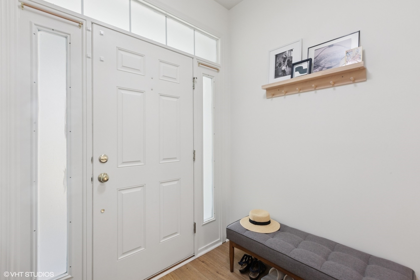 Property Photo: 5530 Cambridge Way IL 60133