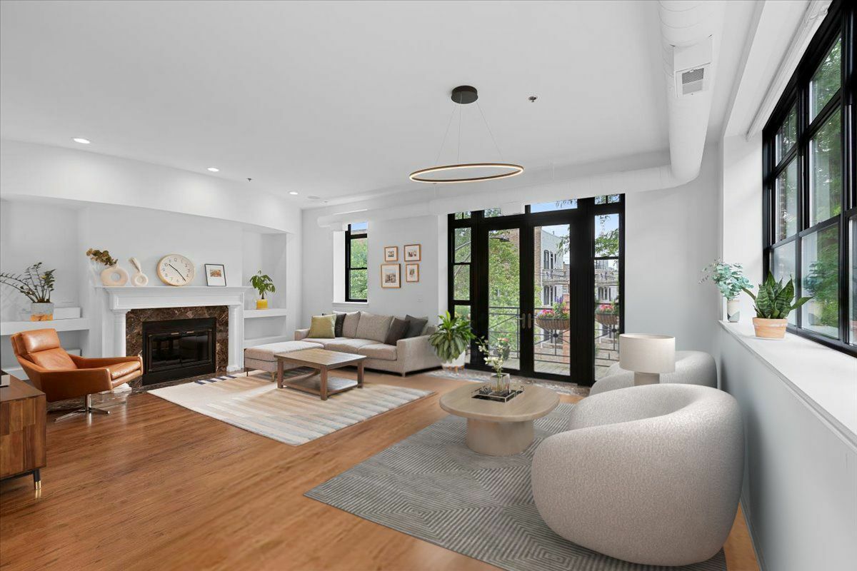 Property Photo: 1201 W Wrightwood Avenue 13 IL 60614