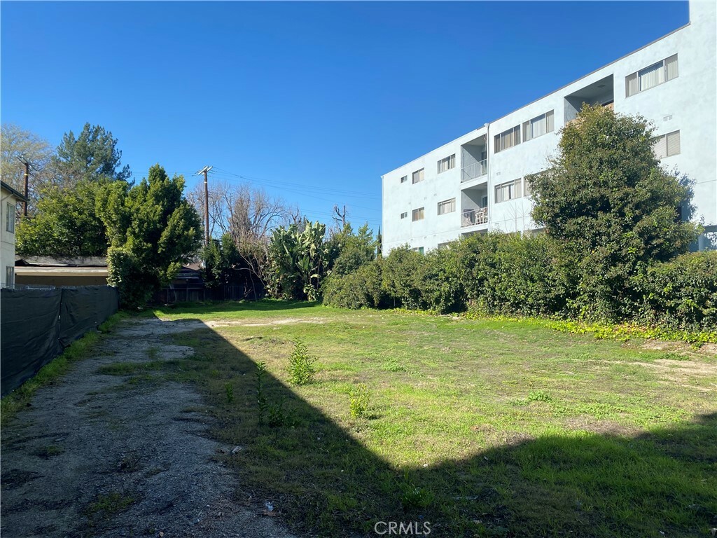 Property Photo: 4615 Fulton Avenue CA 91423