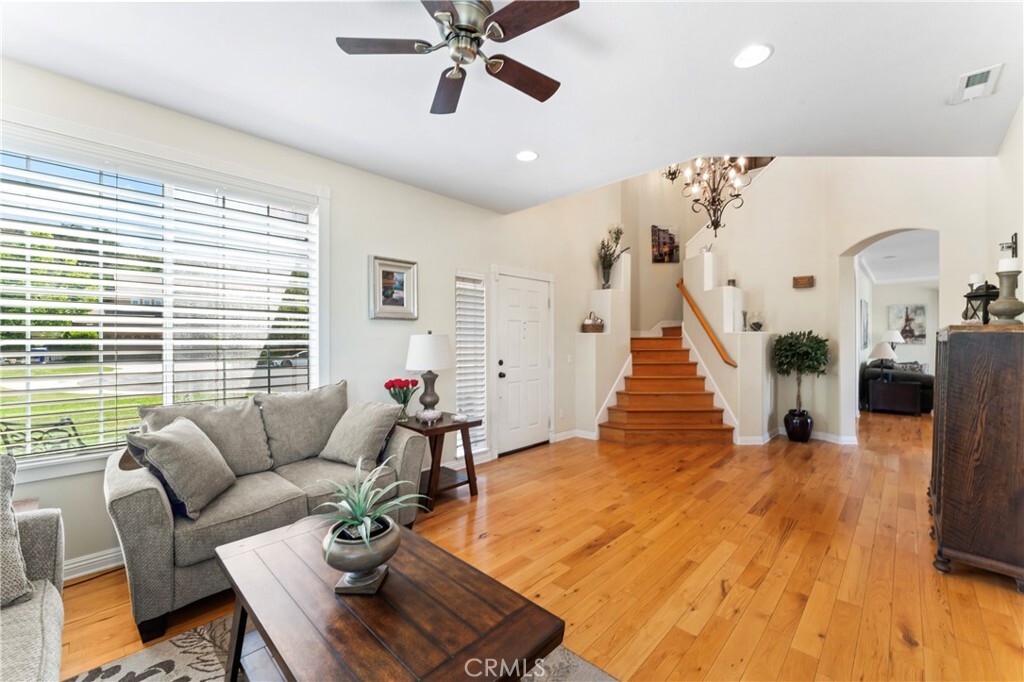 Property Photo: 25300 Heather Vale Street CA 91350