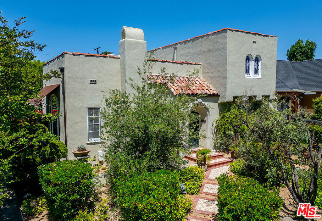 Property Photo: 503 N Plymouth Boulevard CA 90004