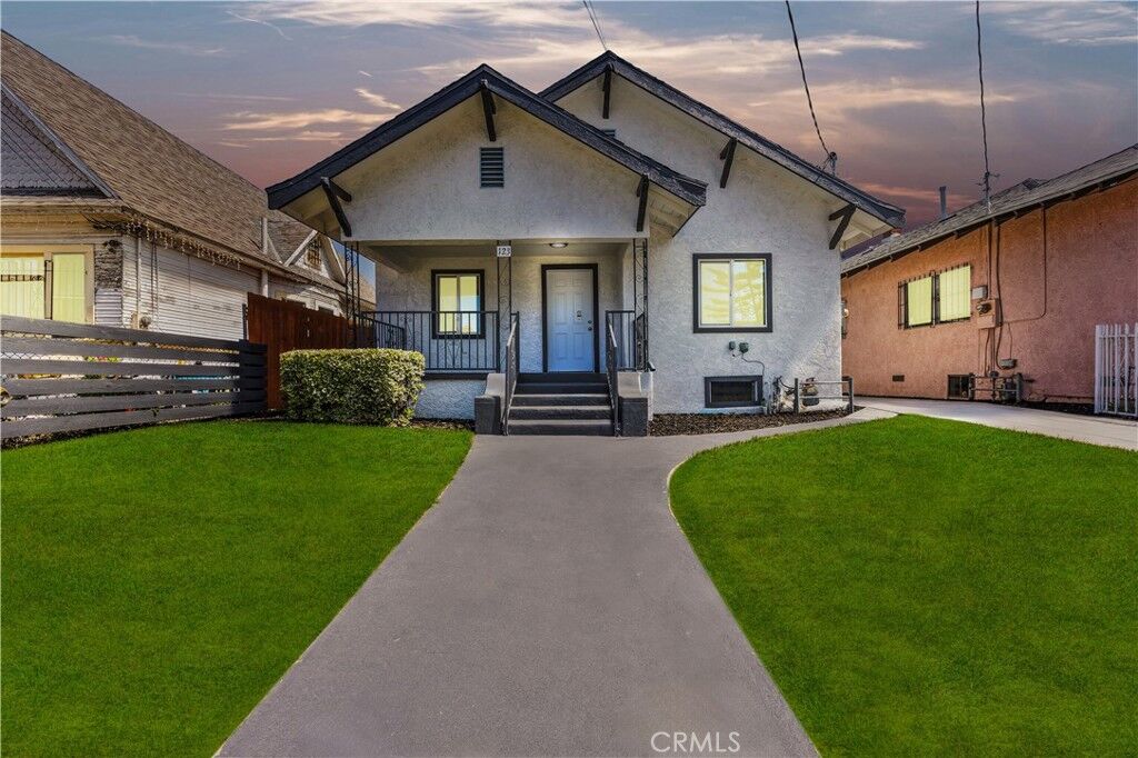 Property Photo:  123 W 56th Street  CA 90037 