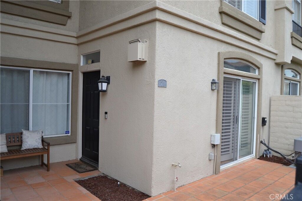 Property Photo:  21 Veneto Lane  CA 92656