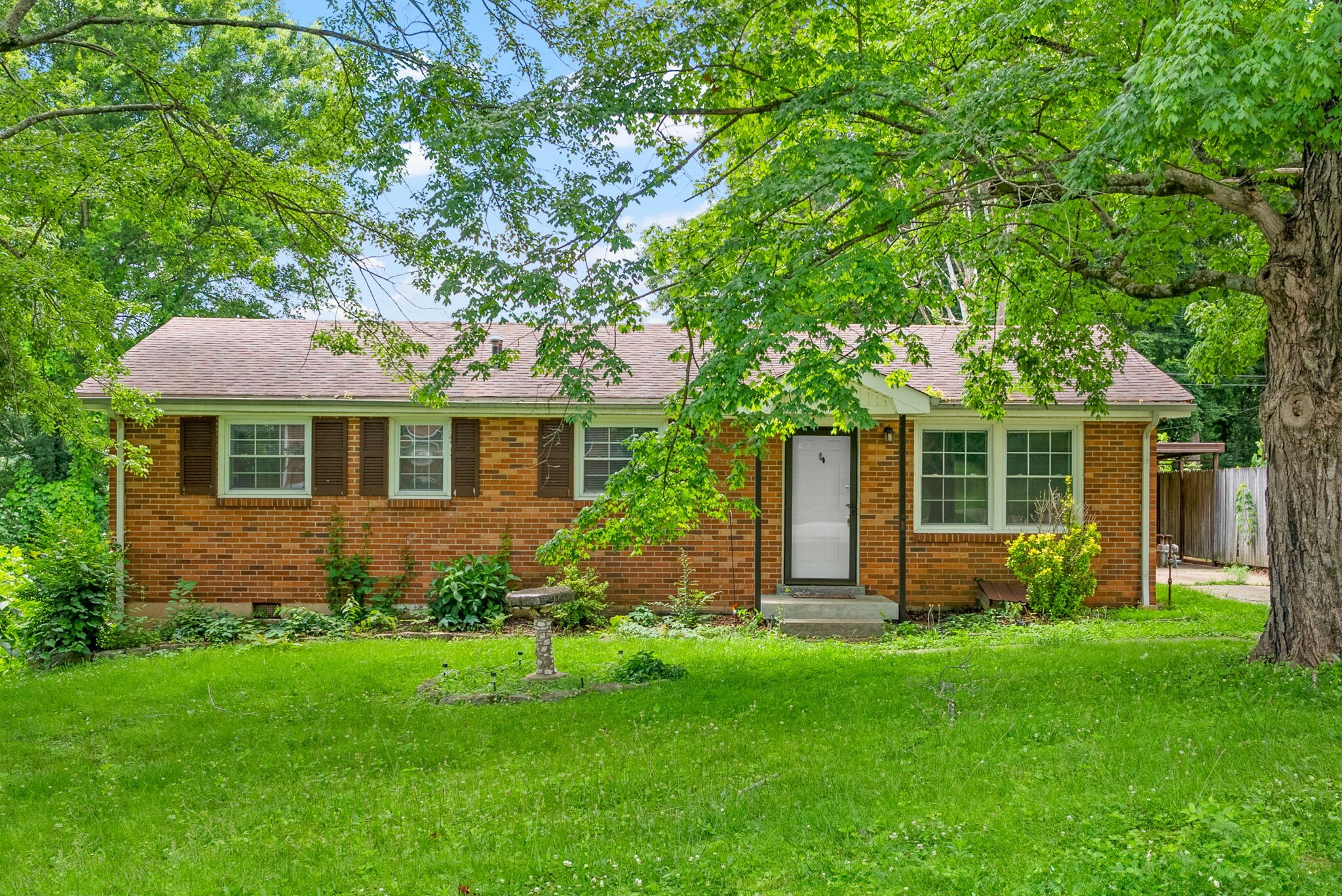 Property Photo: 1446 McCan Dr TN 37043