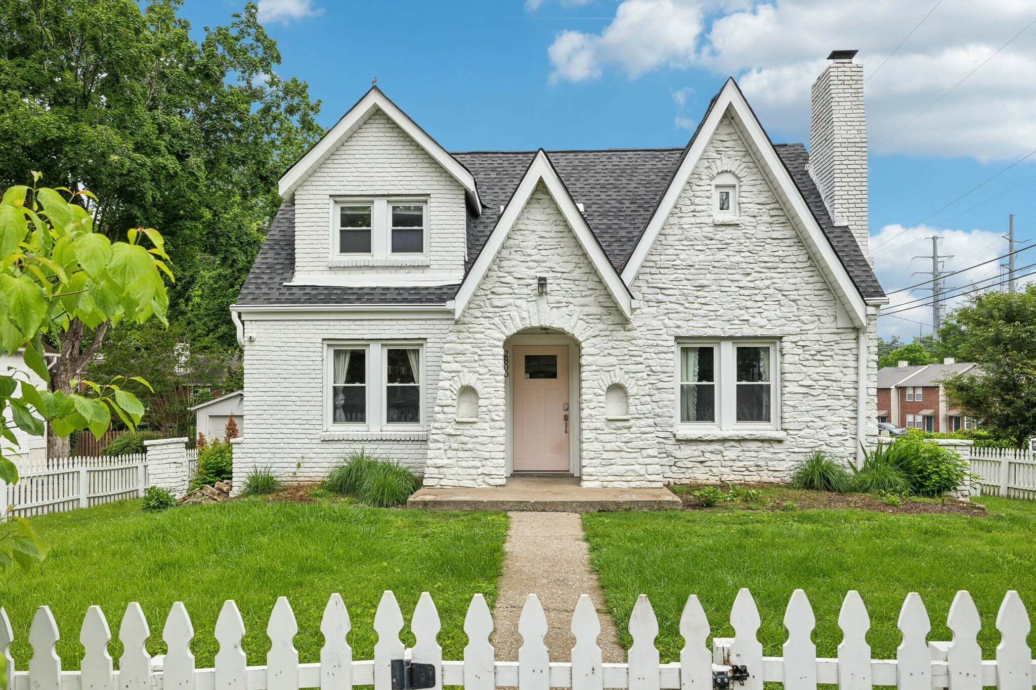 Property Photo: 2800 Marlin Ave TN 37215