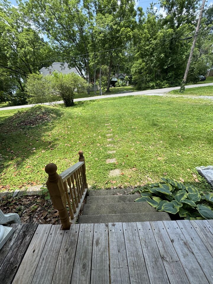 Property Photo: 403 Vine St S TN 37183
