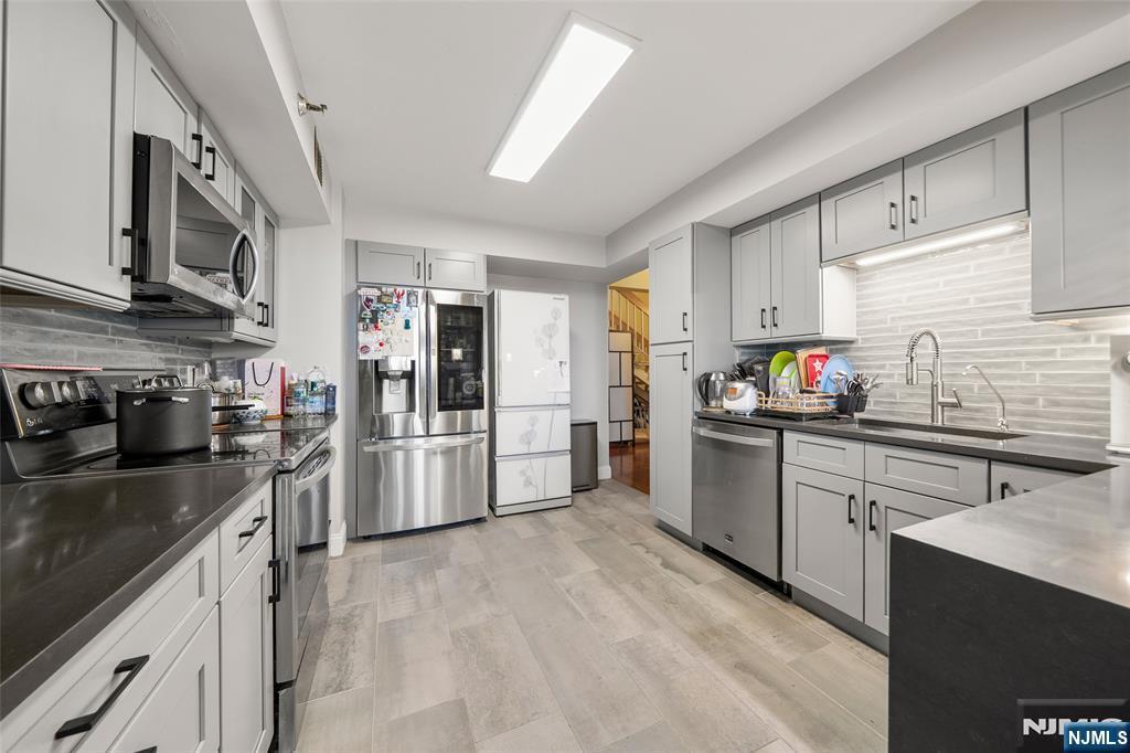 Property Photo: 1265 15th 11L NJ 07024