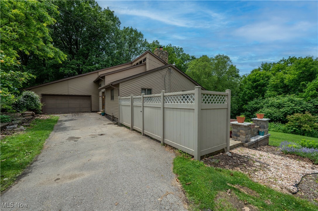 Property Photo: 3355 Waterford Road OH 44445