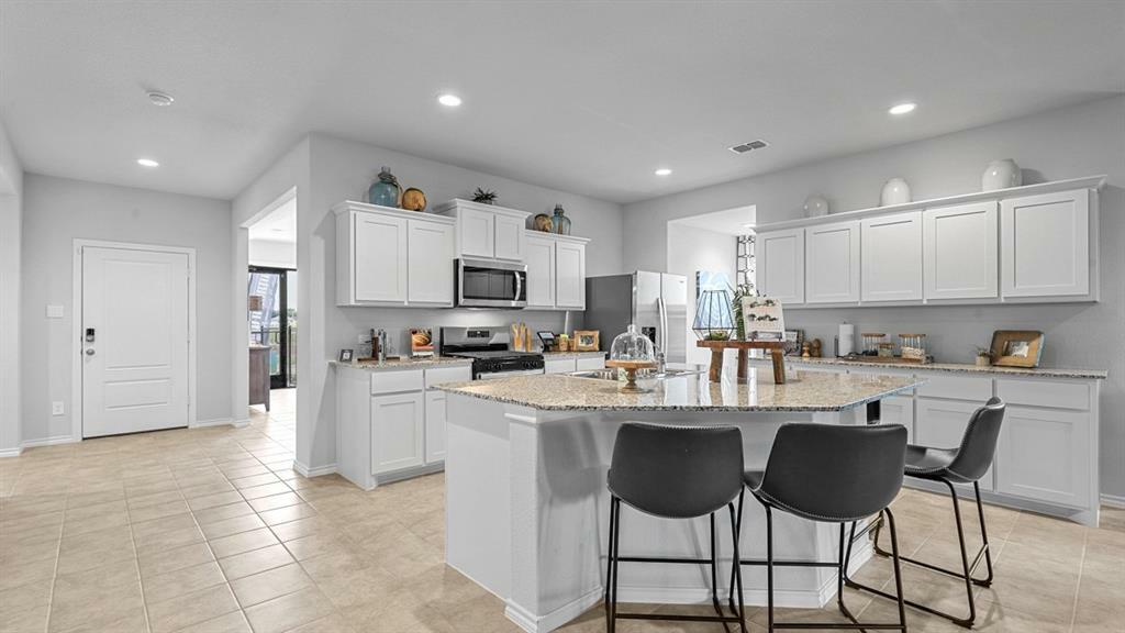 Property Photo: 10601 Dripping Creek Lane TX 76036
