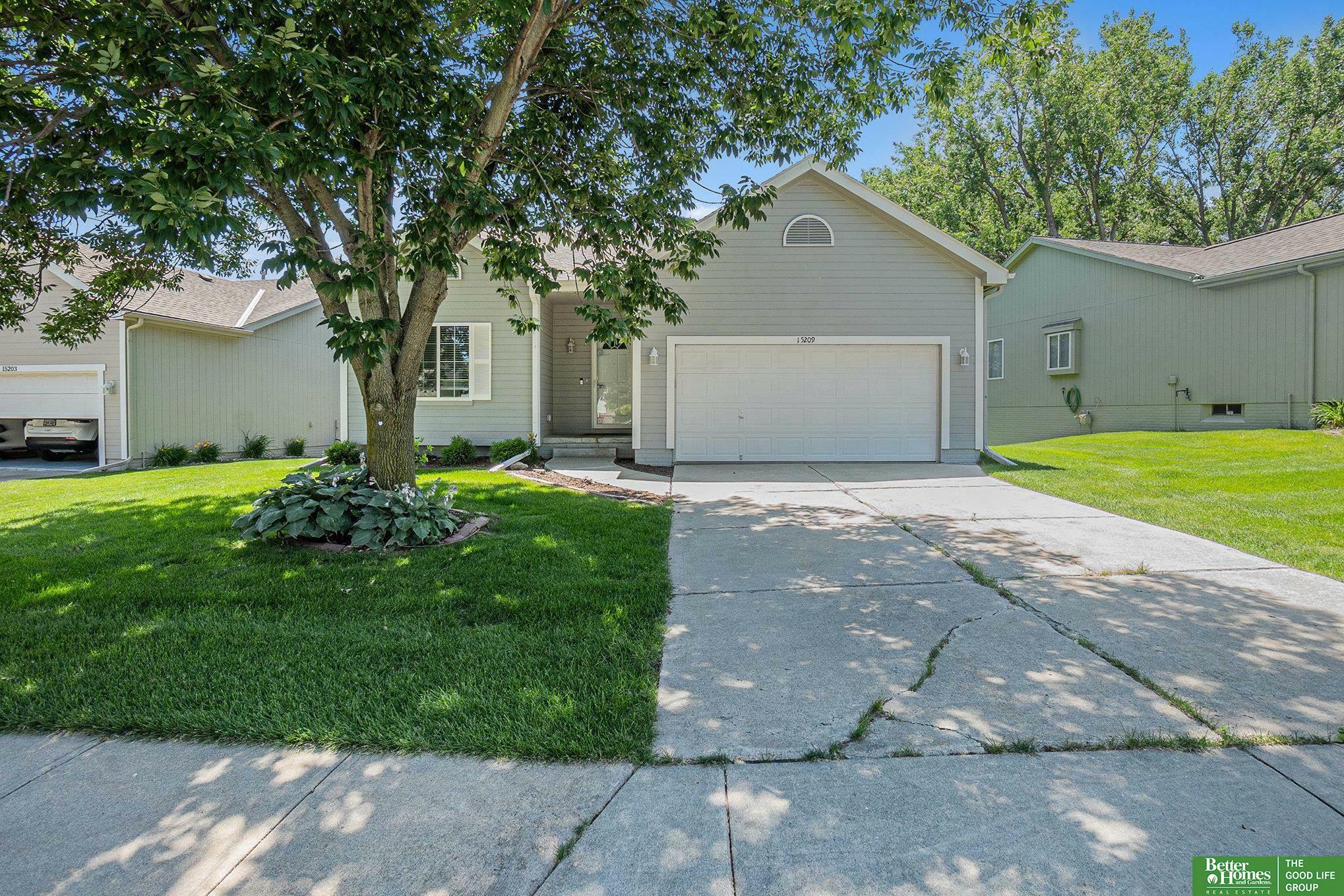 Property Photo: 15209 Saratoga Street NE 68116