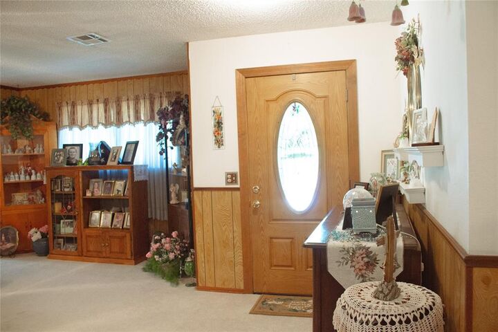 Property Photo:  817 Park View Drive  OK 73057 
