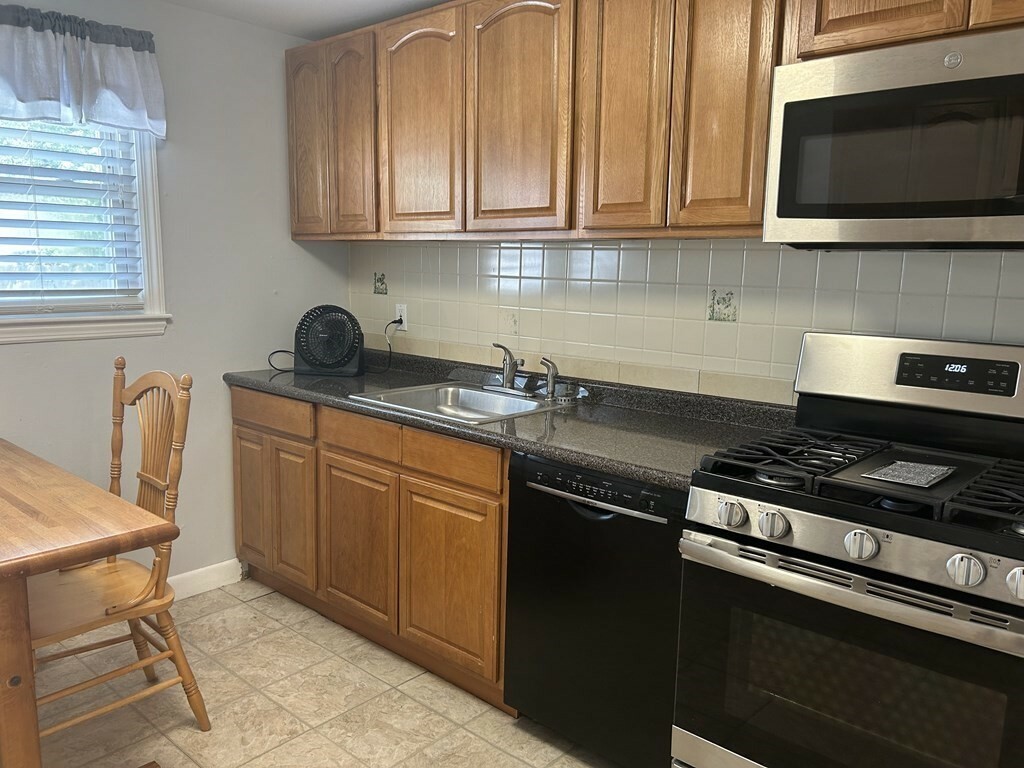 Property Photo: 6-8 Genetti Circle 6 MA 01730