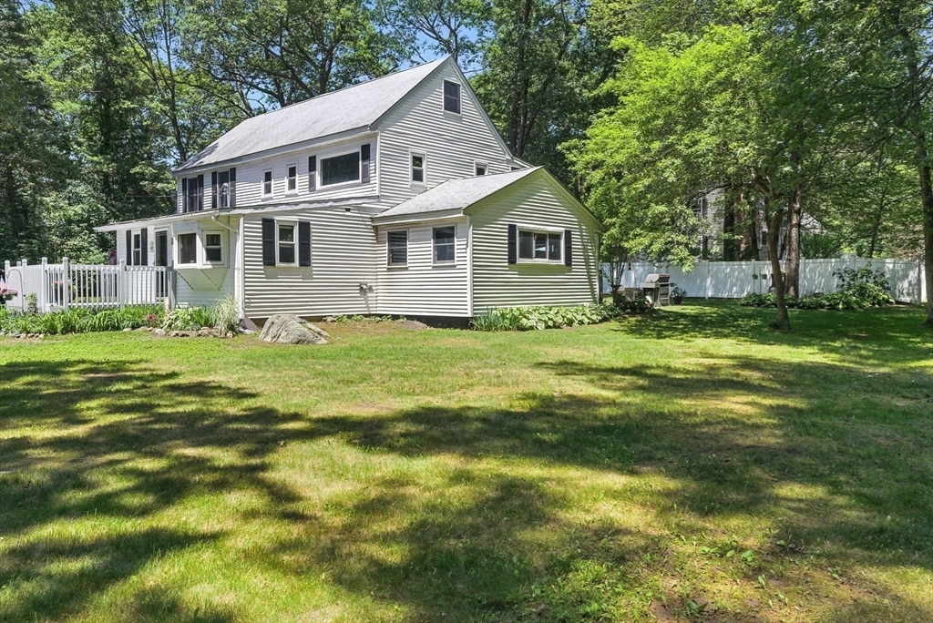 Property Photo: 6 Hillcrest Dr MA 01748