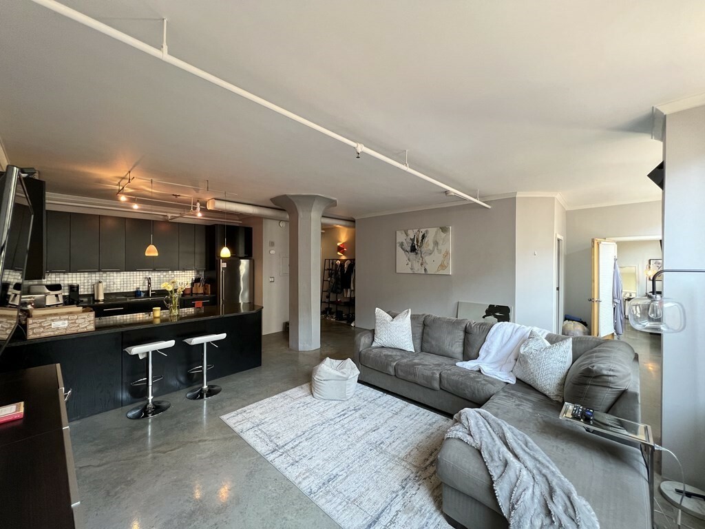 Property Photo: 453 Washington St 5B MA 02111