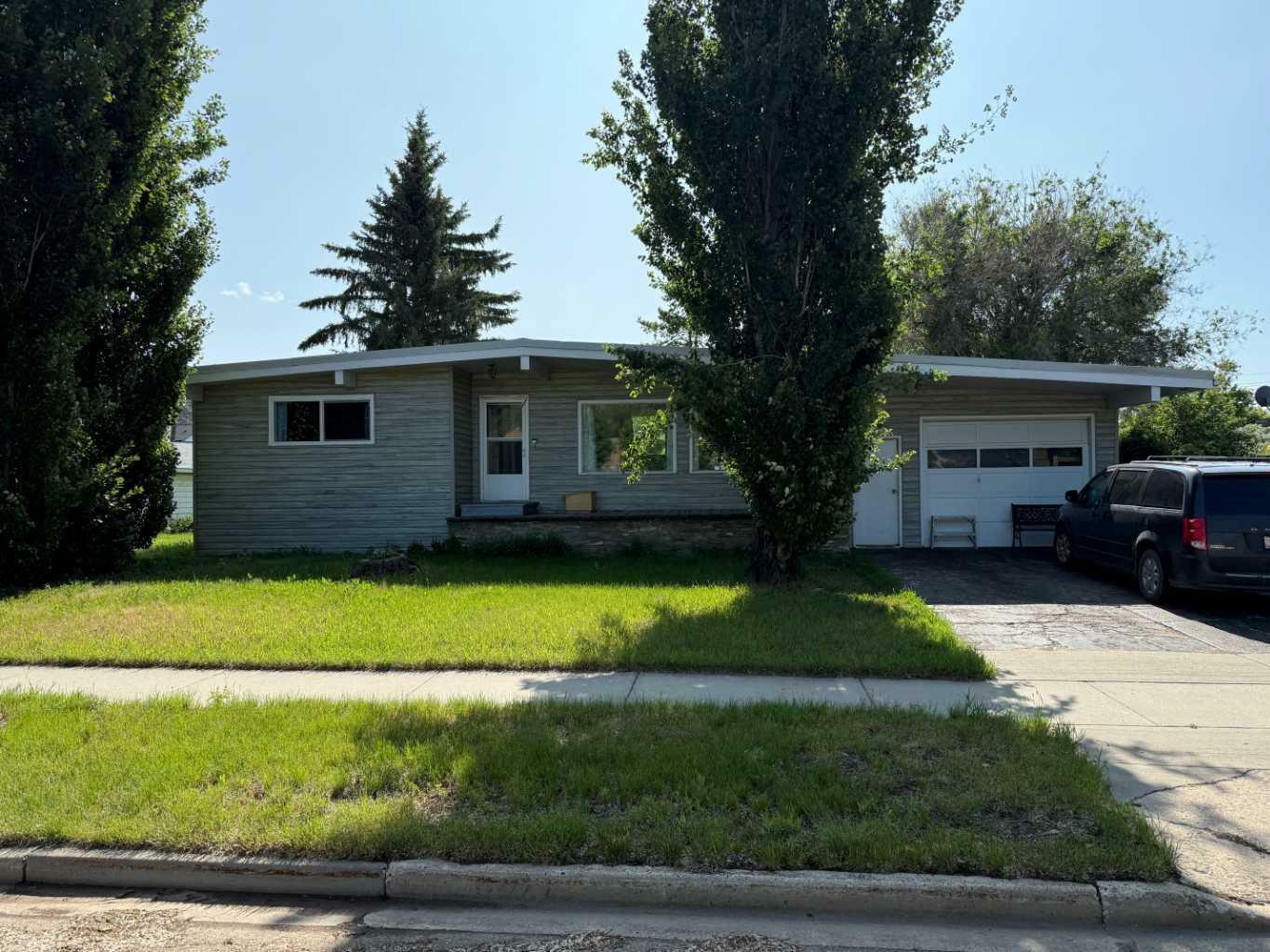 Property Photo: 88 Villa Street AB T0J 0Y1