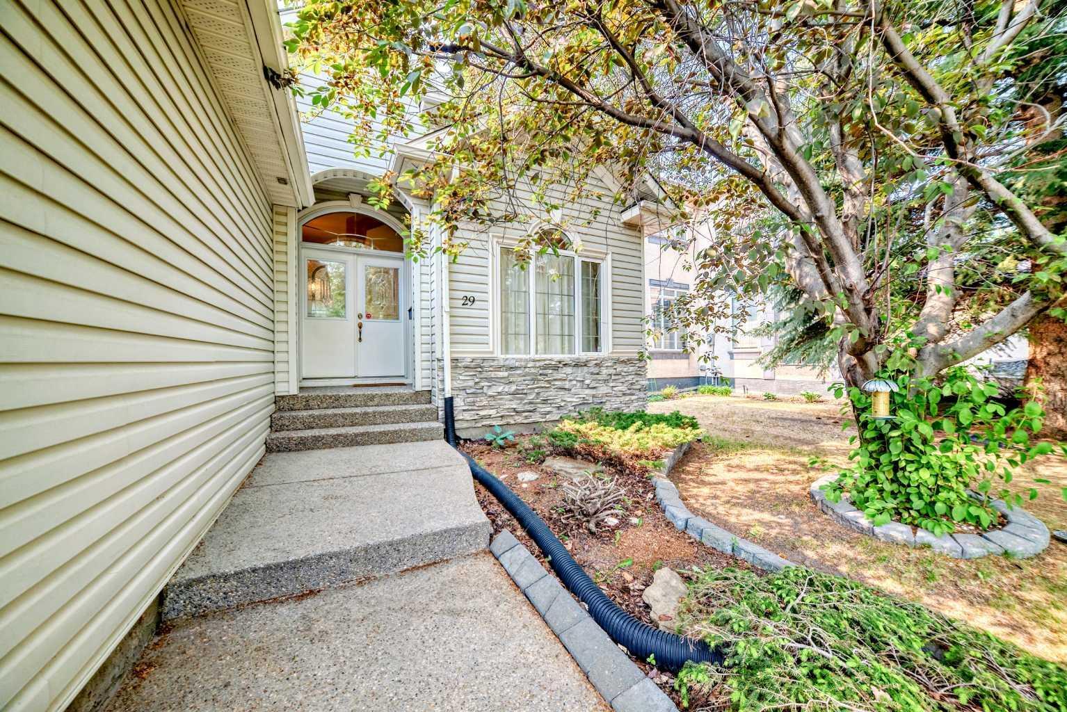 Photo de la propriété: 29 Simcoe Gate SW AB T3H 4K6