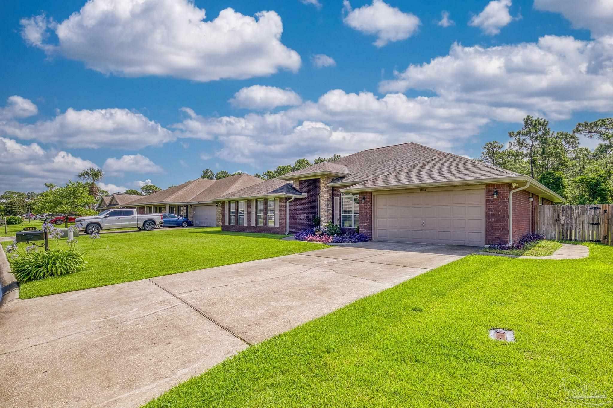 Property Photo: 1804 Twin Pine Blvd FL 32563