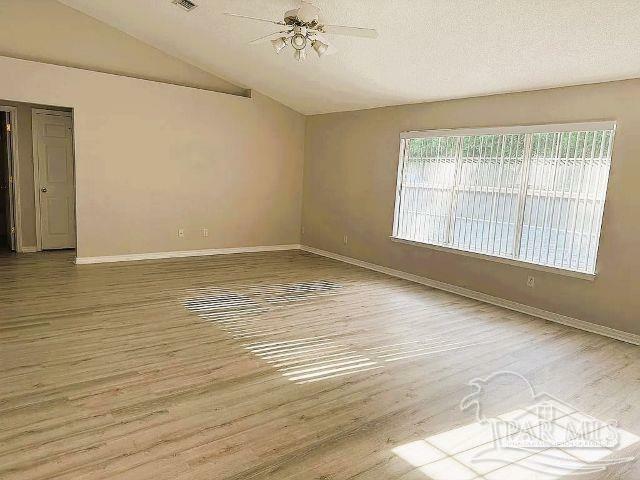 Property Photo: 4971 Spencer Oaks Blvd FL 32571