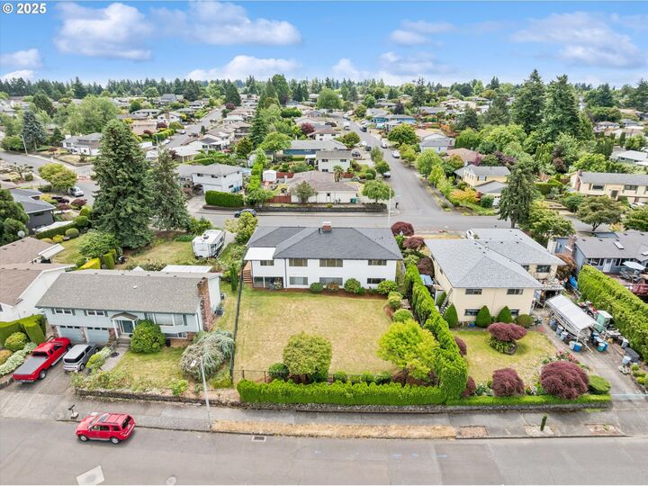 Property Photo:  14205 NE Fremont Ct  OR 97230 