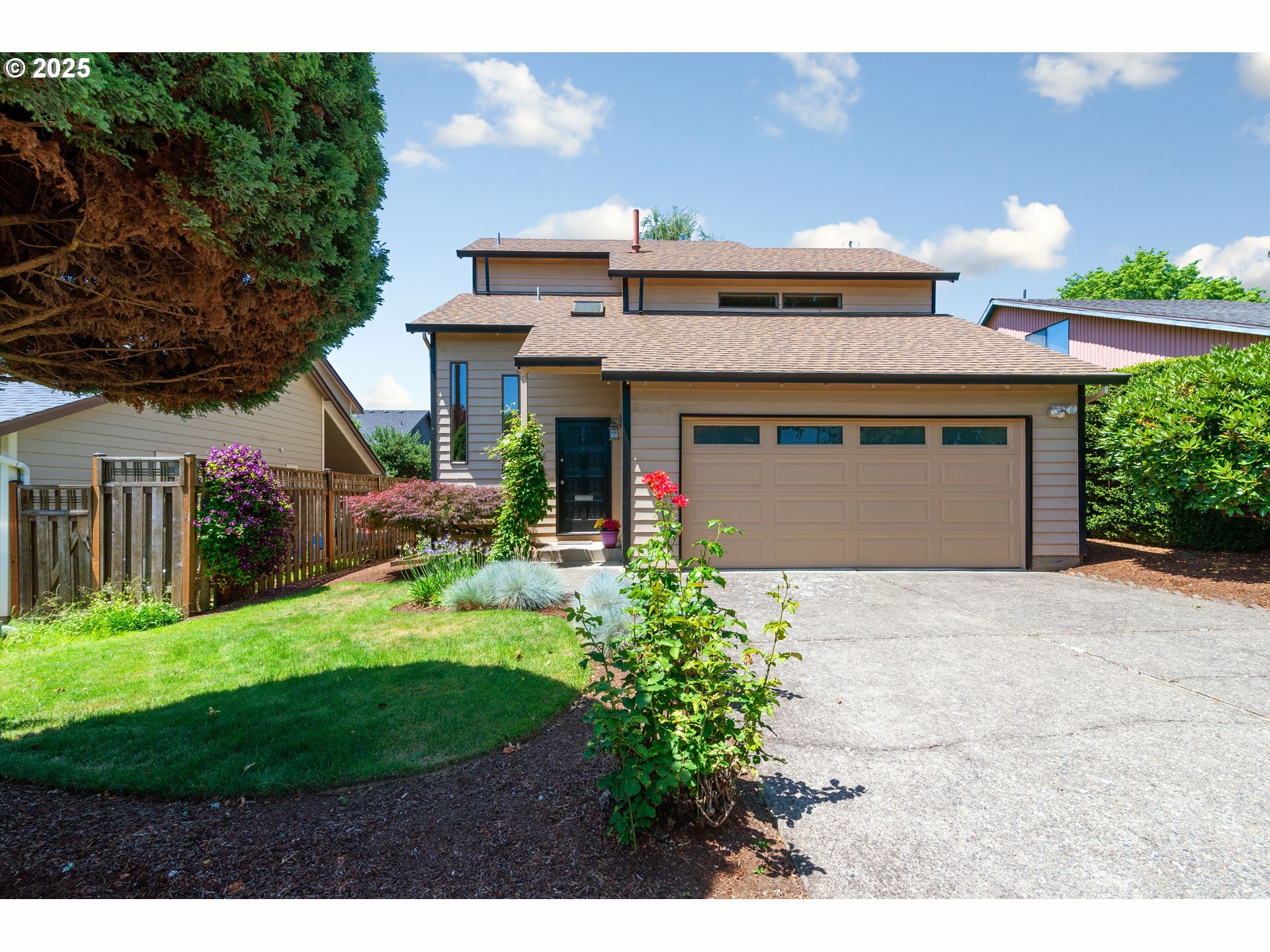 Property Photo: 4825 SE 33rd Ave OR 97202