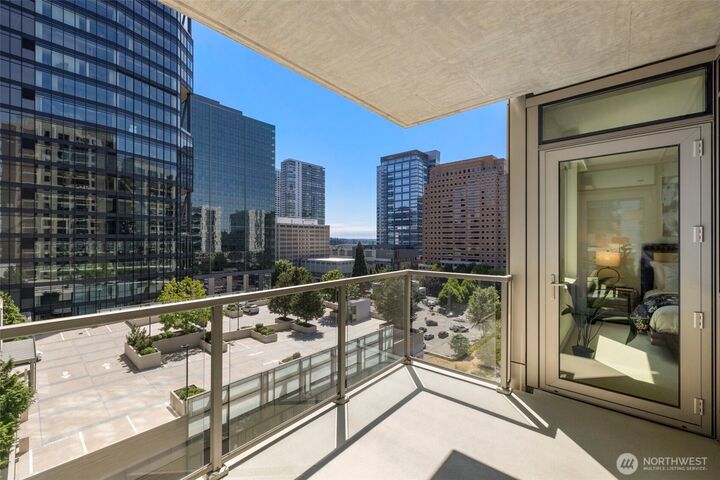 10610 NE 9th Place 1220  Bellevue WA 98004 photo