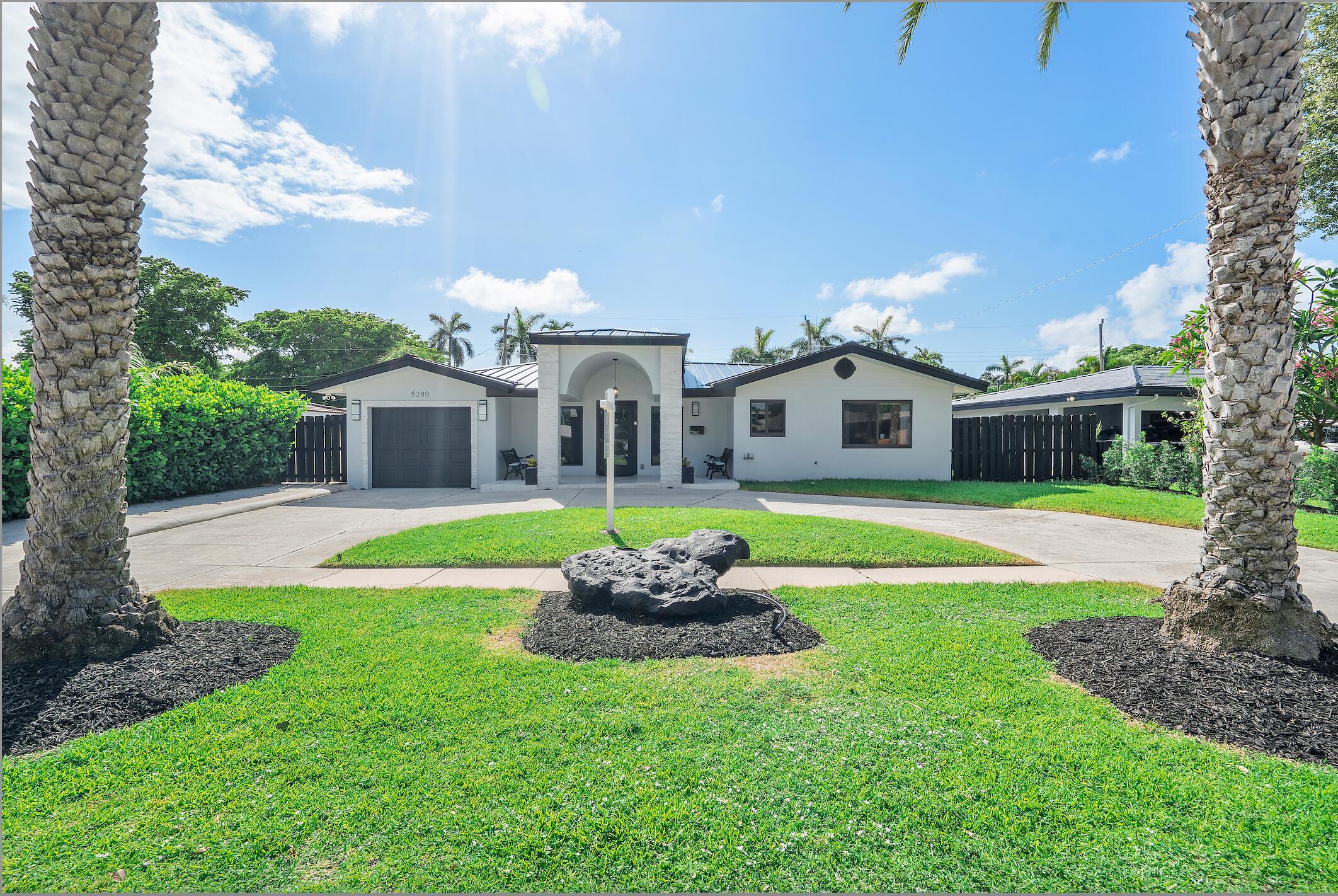 Property Photo:  5280 NE 19th Avenue  FL 33308 