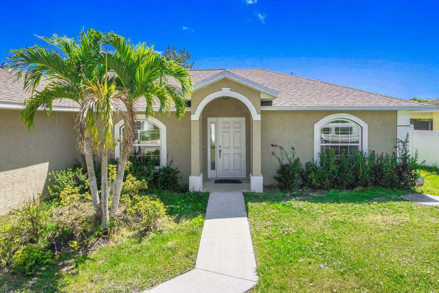 Property Photo: 5533 NW Cordrey Street FL 34986