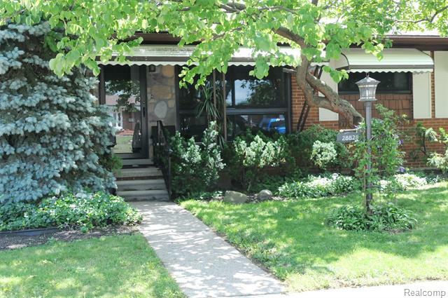 28820 Grant Street  St. Clair Shores MI 48081 photo