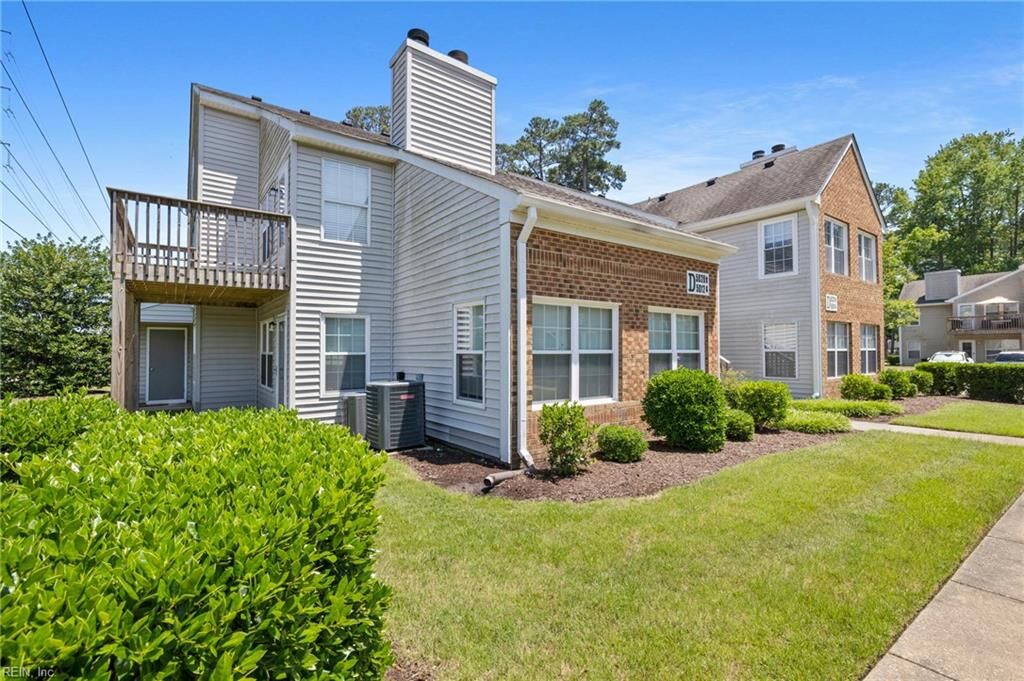 Property Photo: 5012 Thatcher Way VA 23456