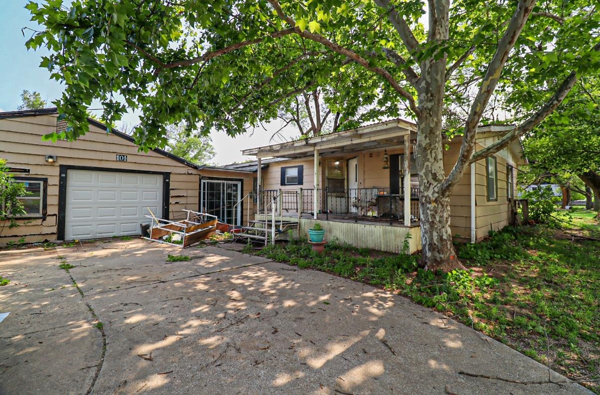 Property Photo: 101 W 83rd St S KS 67060