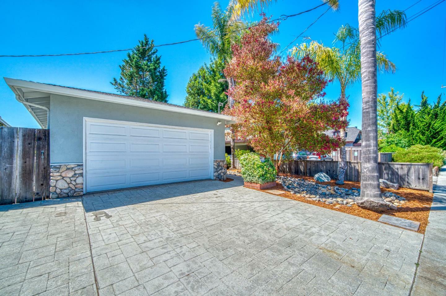 Property Photo: 1422 Broadway CA 95062