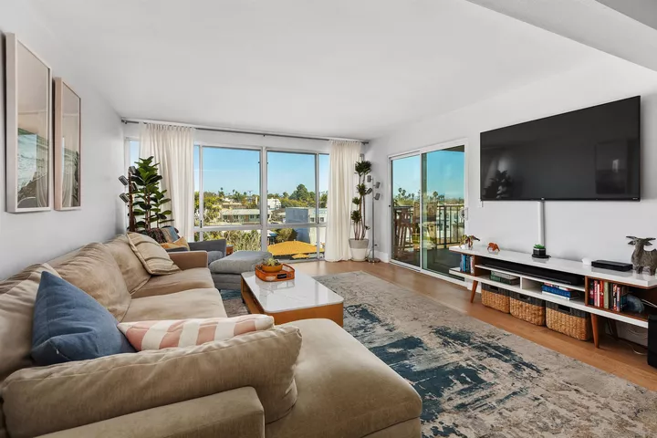 4944 Cass St. 407  San Diego CA 92109 photo