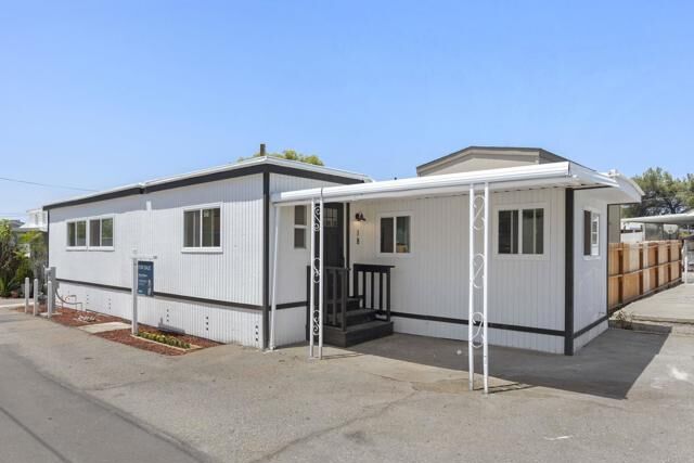 Property Photo: 7495 Oakland Road 18 CA 91942